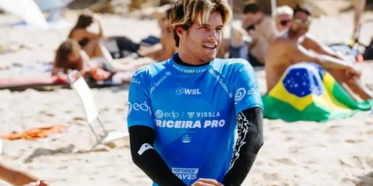 Catarinense Mateus Herdy disputa a etapa da WSL do Surfe em Abu Dhabi