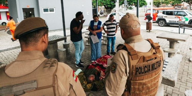 Biguaçu adere ao cerco contra pessoas em situação de rua