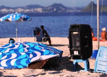 Projeto que proíbe caixas de som nas praias é aprovado em Florianópolis