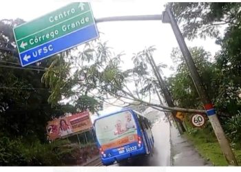 Chuvas deixam Grande Florianópolis em alerta para alagamentos