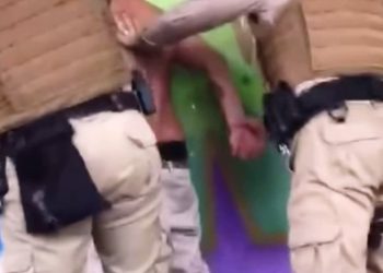 Homem é preso suspeito de molestar crianças em frente à escola em SC