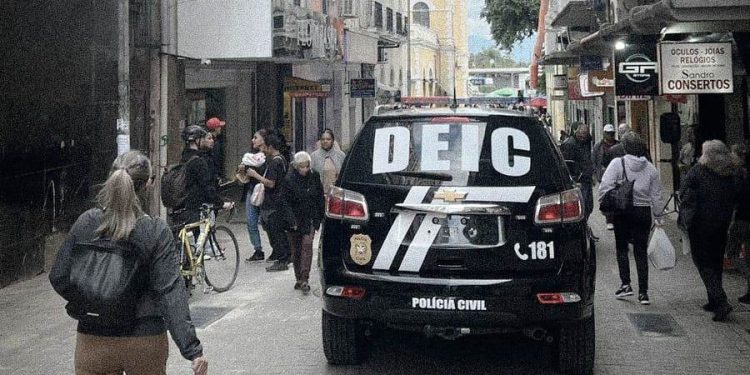 Fiscais apreendem R$ 100 mil em mercadorias falsificadas em Florianópolis