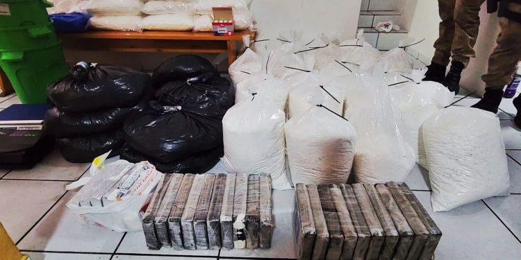 Polícias apreendem 209 quilos de maconha em operação na Grande Florianópolis