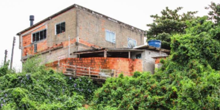 Prefeitura da Capital tem 30 dias para retirar moradias de área de risco