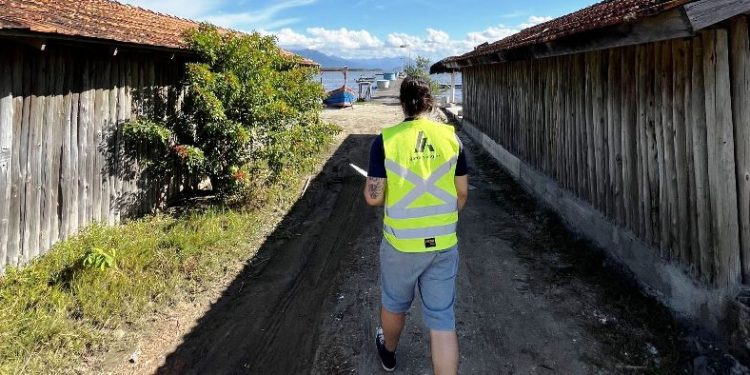 Casan promove pesquisa com moradores sobre sistema de esgoto erm Florianópolis