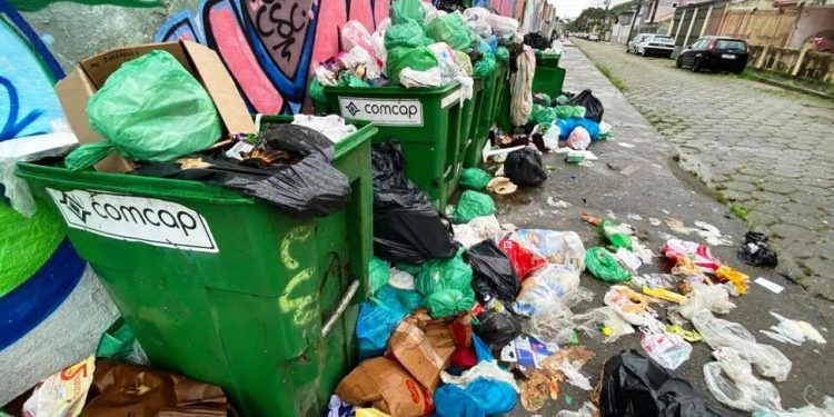 Florianópolis amplia coleta seletiva do lixo e serviço atinge 70% das ruas