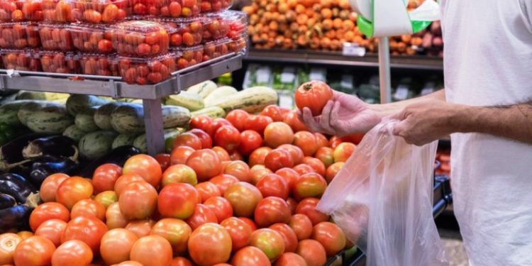 Florianópolis registra queda de preços em 9 de 13 produtos da cesta básica em agosto