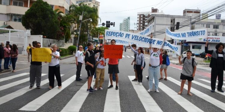 Comunidade de Coqueiros prepara manifestação por mais segurança no trânsito