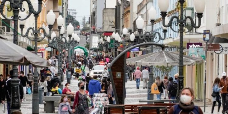 Intenção de consumo recua pelo quarto mês consecutivo em SC