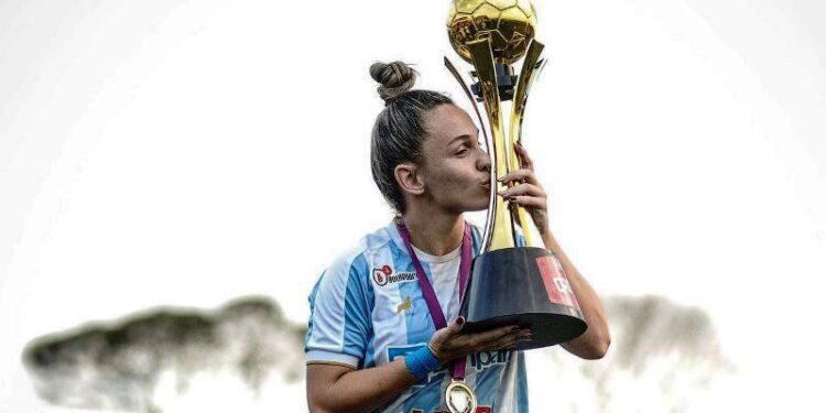 Catarinense Kelly Becker é campeã estadualdo pará com o Paysandu