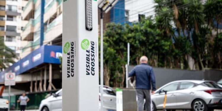 Florianópolis: nova tecnologia ajuda a ampliar segurança em faixas de pedestres