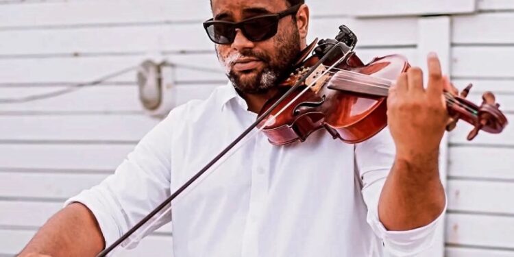  Terças Sonoras encerra a temporada 2025 com o concerto de Charles Espíndola Trio