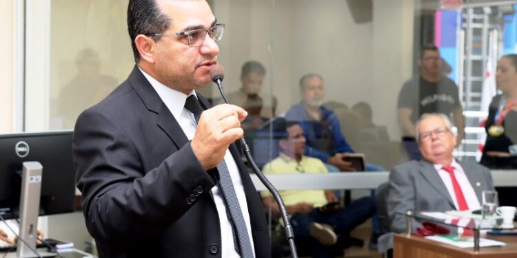 Florianópolis proíbe comércio e uso de armas de gel