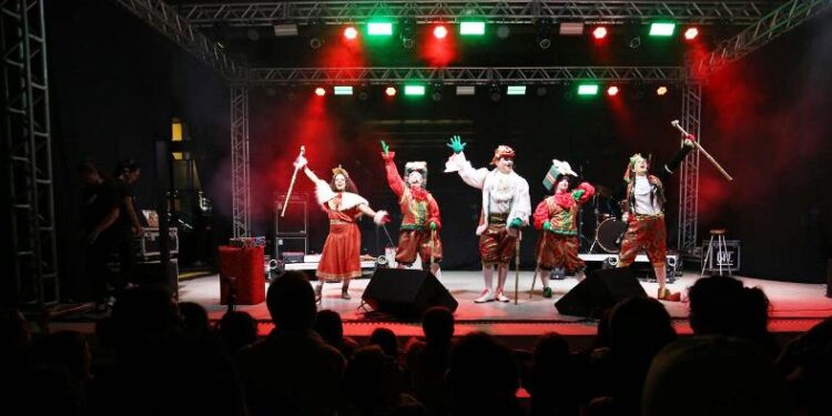 Florianópolis tem Natal Mágico na Praça XV nesta terça-feira