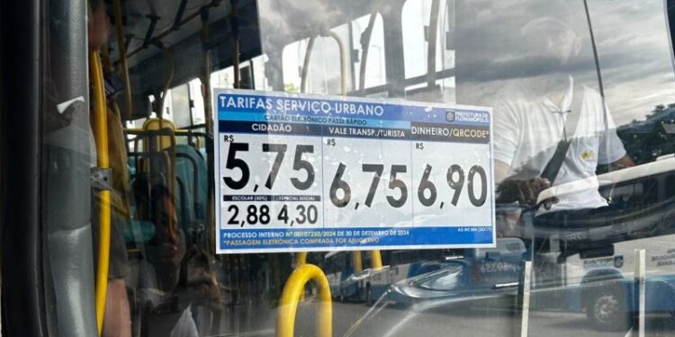 Ministério Público recomenda suspensão do fim do pagamento em dinheiro nos ônibus
