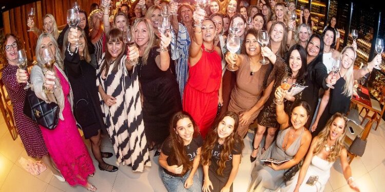 Jantar das ‘Leoas’ discute liderança feminina em Florianópolis