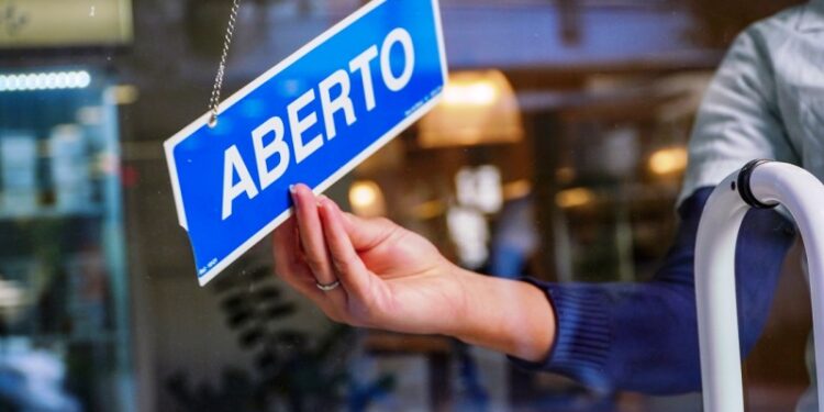Abertura de empresas cresce 13% e bate recorde em Santa Catarina