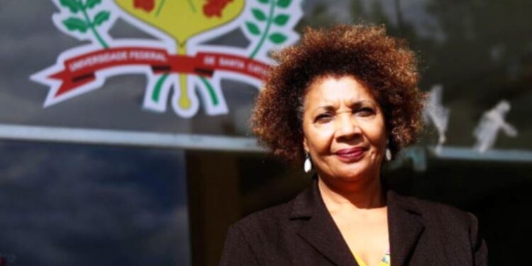 Após renunciar à UFSC, vice-reitora deve assumir cargo no Ministério das Mulheres