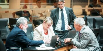 Bancada do PT protocola projeto para revogar lei anti-cotas em SC