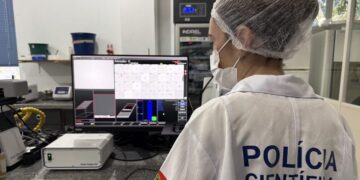 Polícia científica: análise de DNA ajuda a identificar criminosos em Santa Catarina