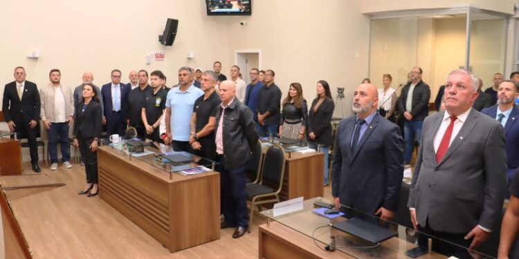 Destaques do esporte catarinense recebem medalha Miguel Livramento