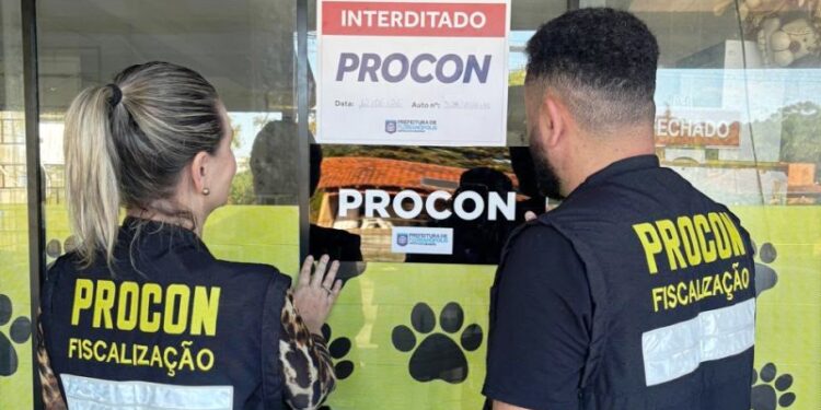 Procon de Florianópolis interdita pet shop no Sul da Ilha