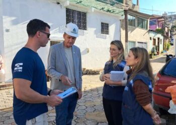 Casan atende famílias atingidas por enxurrada após incidente com reservatório