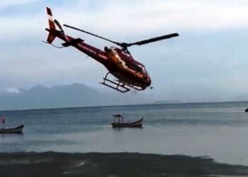 Pescador sofre parada cardíaca e é reanimado por colegas na praia