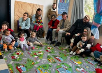 Escola celebra cultura manezinha com tarrafada e pesca artesanal