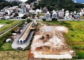 Começa instalação de tendas que vão abrigar indígenas durante obra da Casa de Passagem
