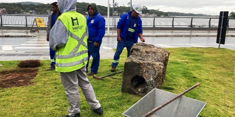 Obra na Lagoa da Conceição encontra achado arqueológico com mais de 100 anos