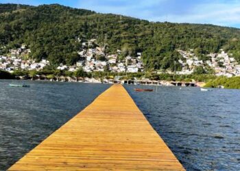 Trapiche público da Costeira reabre após revitalização