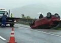 Pista molhada provoca engavetamento na BR-101 em Biguaçu
