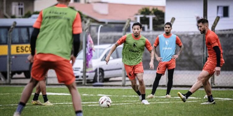 Figueirense e Santa Catarina fazem jogo amistoso no CT do Cambirela