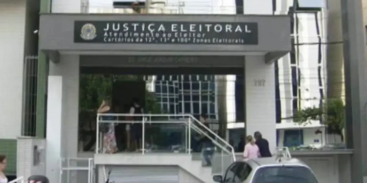 TRE-SC abre urna eletrônica ao público para mostrar mecanismos de segurança