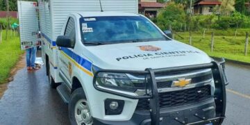 Corpo de mulher é encontrado em área de difícil acesso na Grande Florianópolis