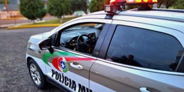 Homem leva tiro no pescoço em tentativa de assalto em São José