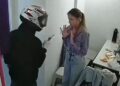 Vídeo: assaltantes levam 43 celulares de loja da Vivo no Sul da Ilha